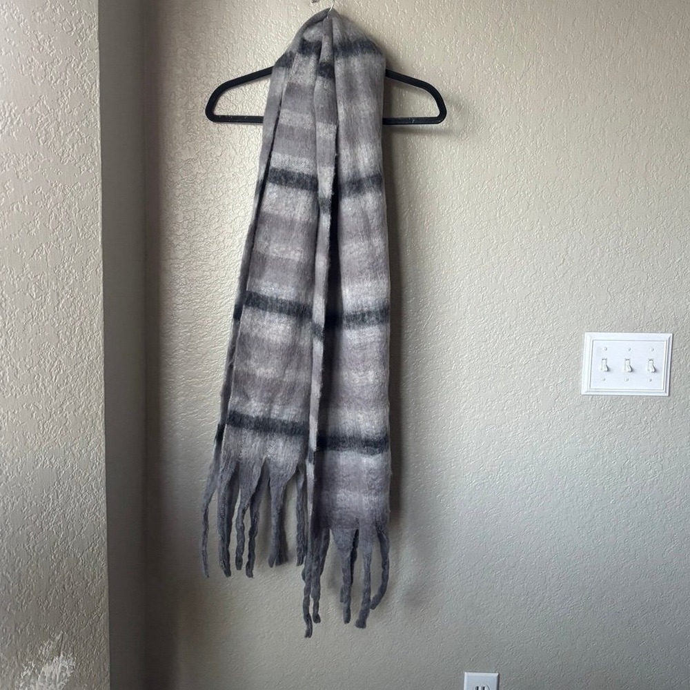 Gray Plaid Fringe Winter Scarf